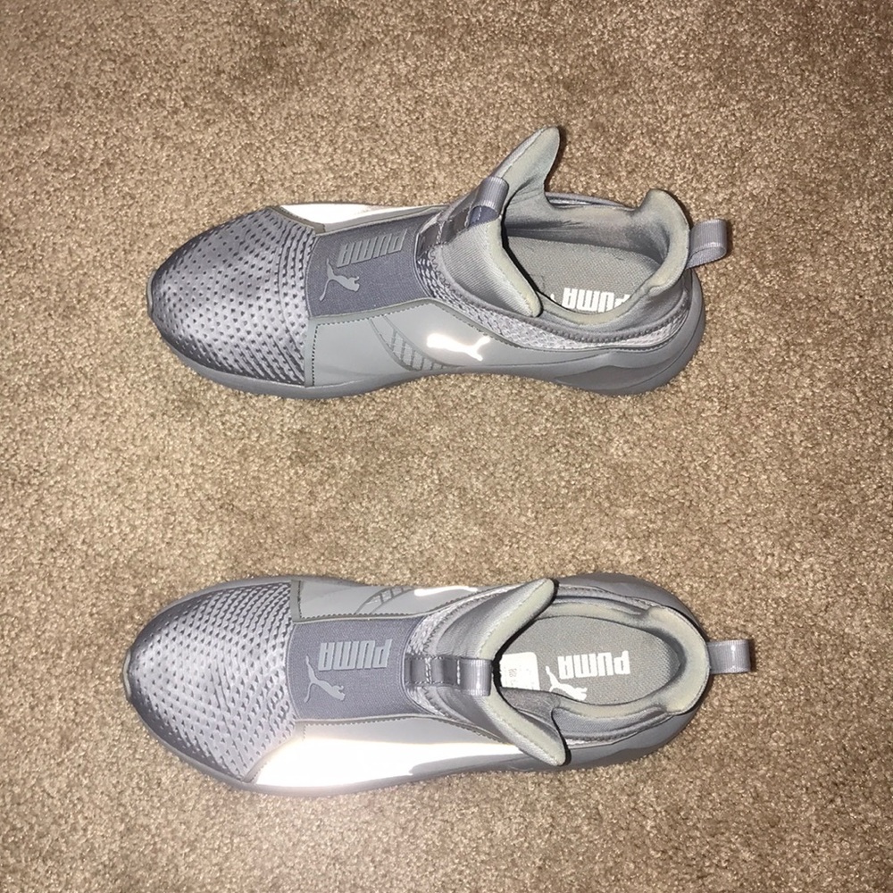 Never worn puma sneakers